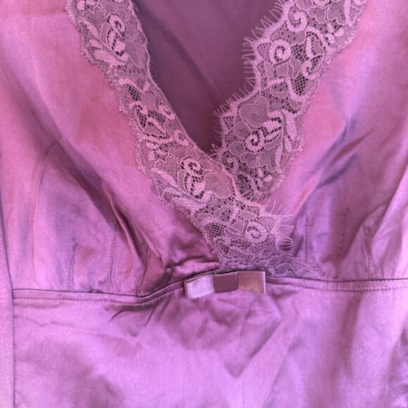 Satin sleeveless with lace - Picture 2 of 5